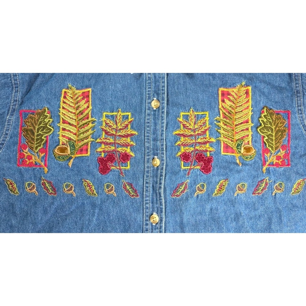 Cabin Creek Denim Top Button Up Womens Size L Cotton‎ Blue Embroidered Leaves